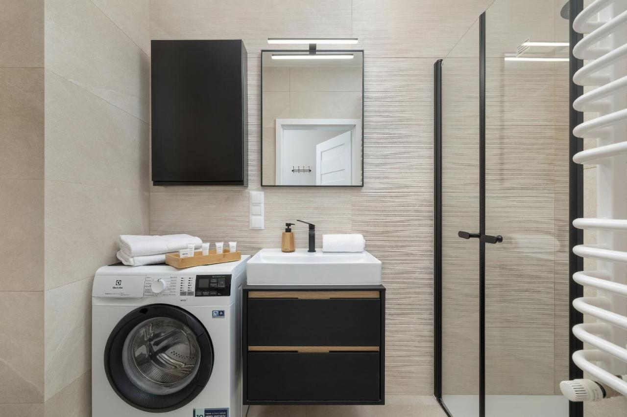 Apartment Modern Air Conditioning & Parking By Renters