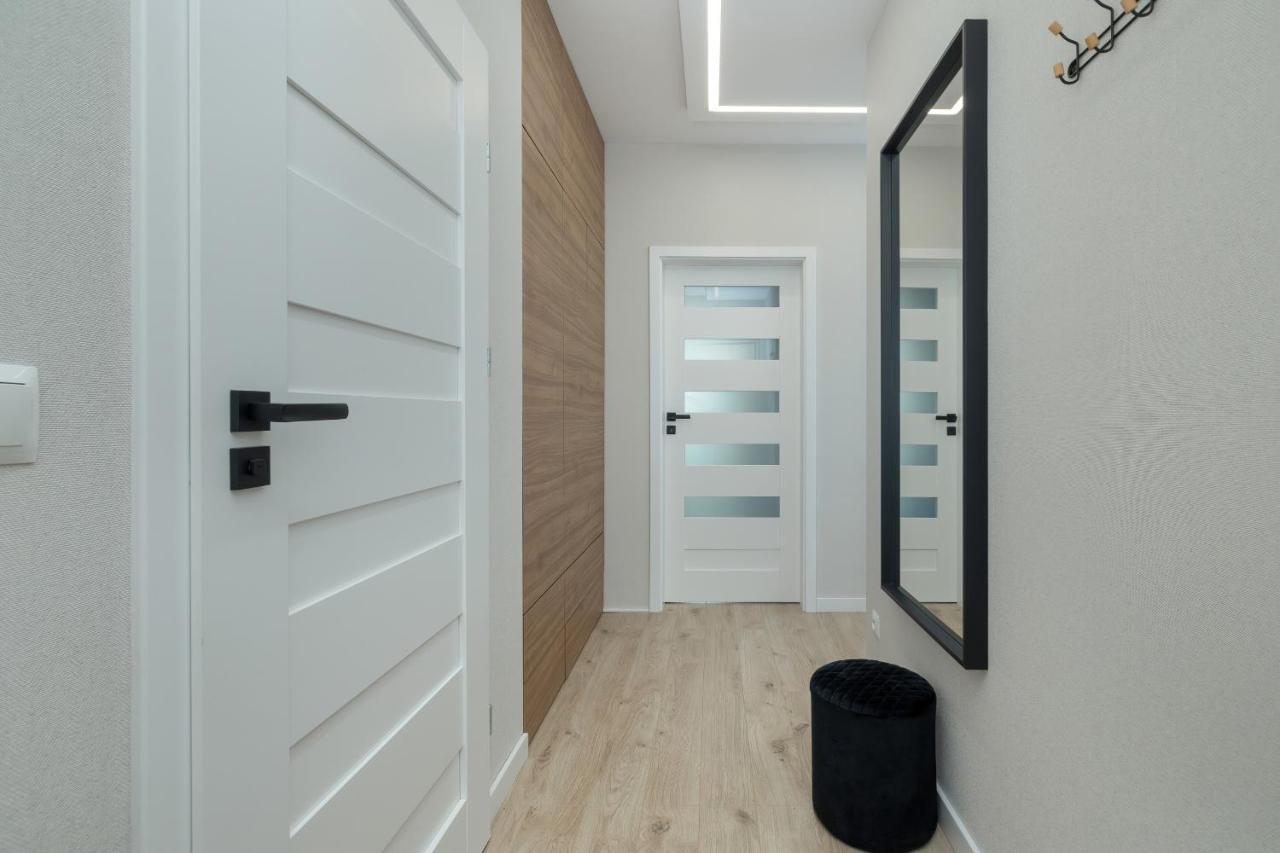 Apartment Modern Air Conditioning & Parking By Renters *